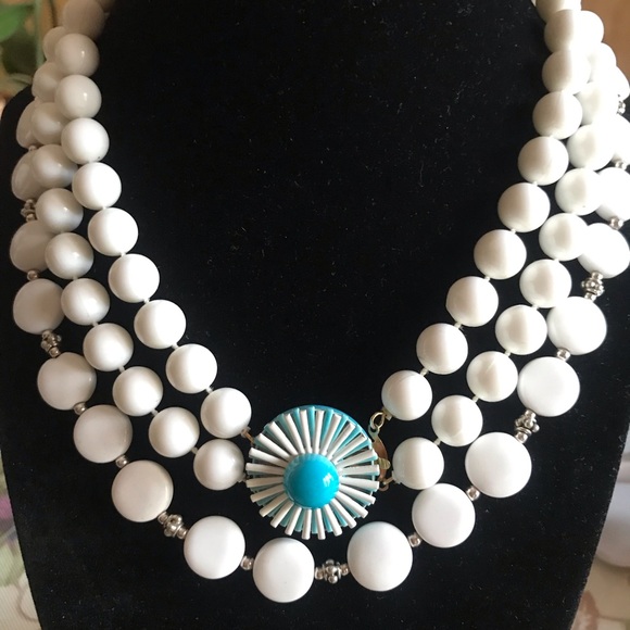 Jewelry - WHITE NECKLACES (2)